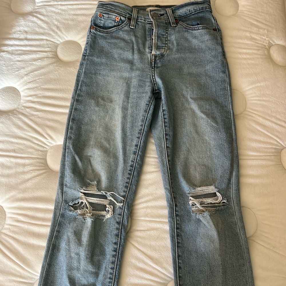 Levi’s Wedgie Straights!